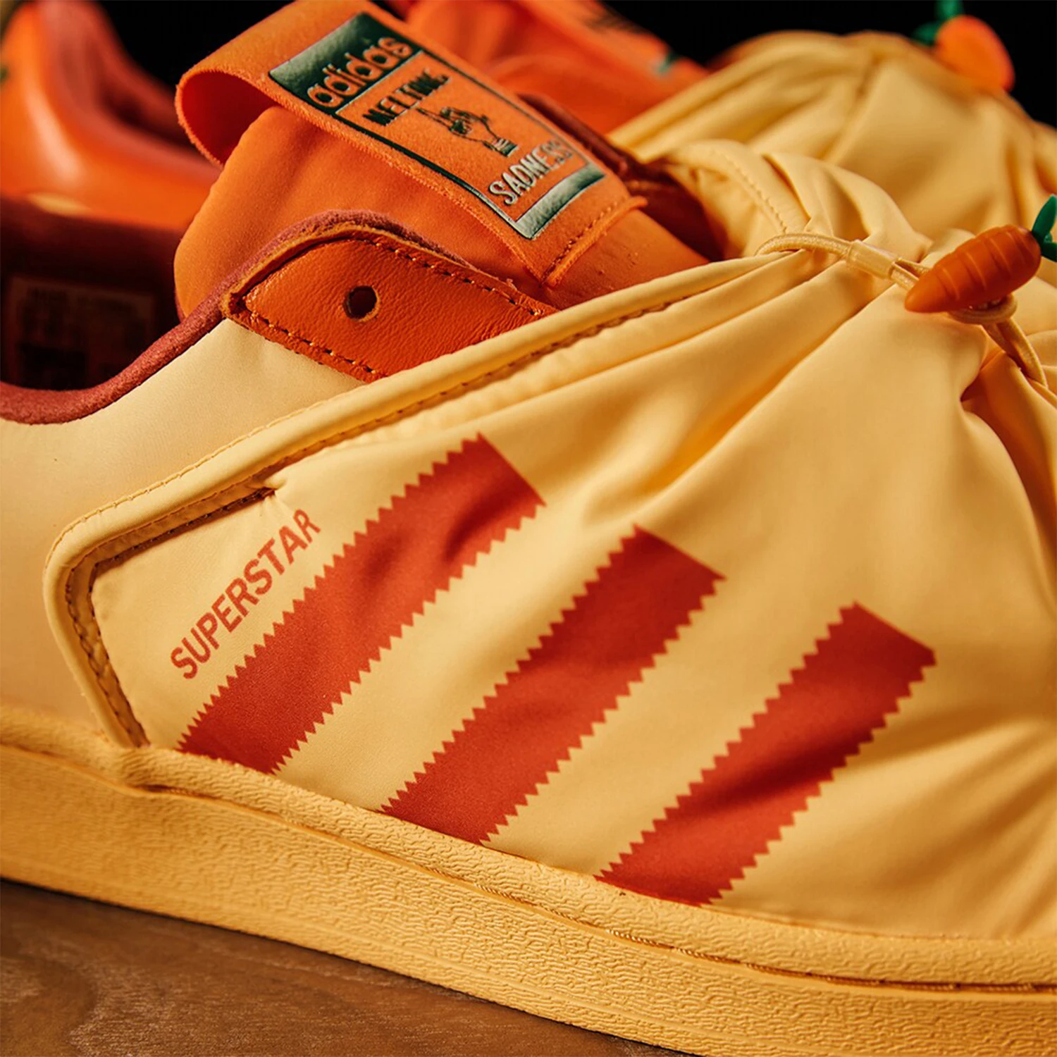 حذاء Adidas الأصلي SUPERSTAR ذو العلامة التجارية Rabbit Year للرجال والنساء بمقدمة صدفية ID9475