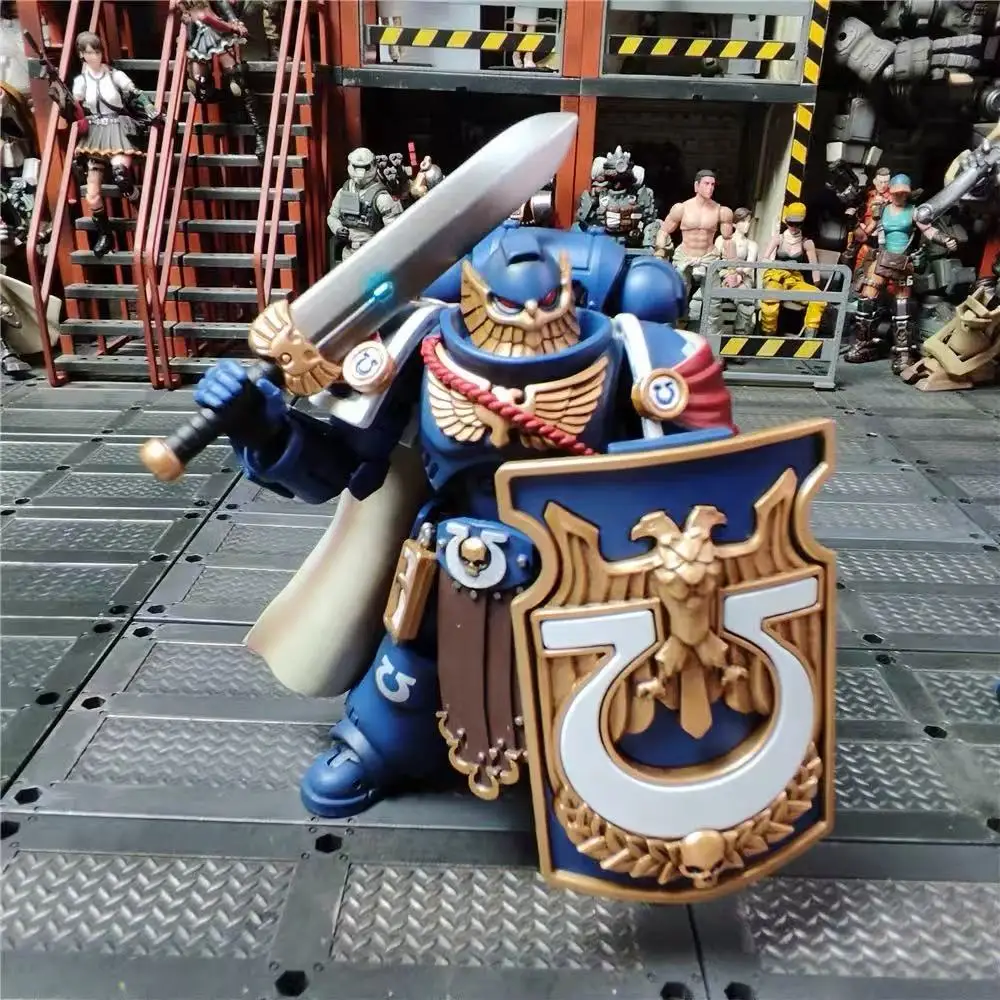 

【JOYTOY】Warhammer 40K Ultramarines Marneus Calgar Chapter Master with MkX Gravis Armour and Gauntlets of Ultramar Toys