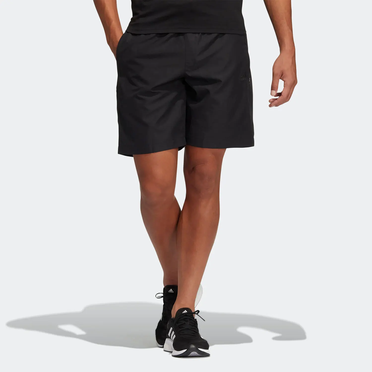 pantaloncini-sportivi-da-uomo-adidas-originali-per-allenamento-della-nuova-stagione-he9934