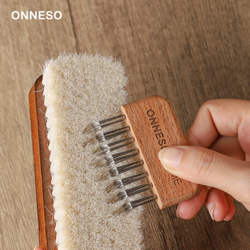 Brush cleaner Steel wire and wooden handel mini siza Portable cleaning brush Float hair cleaner Tools comb and brush cleanup