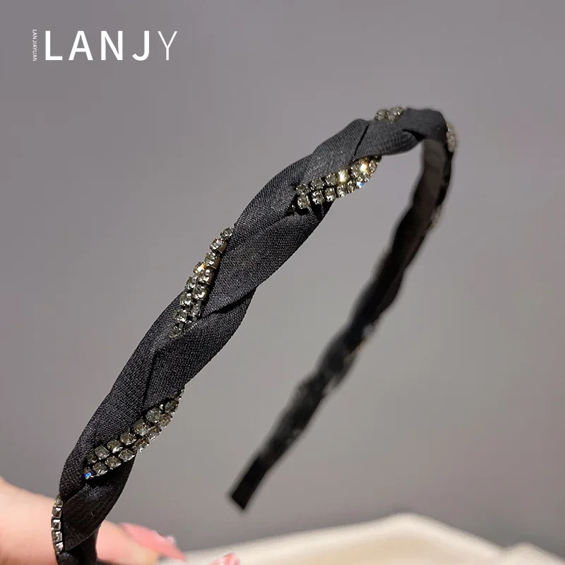 

Slim Rhinestone Braid Headband 2026 New Fashion Non Slip Hair Hoop for Women Face Wash Makeup Outdoor Use Elegant