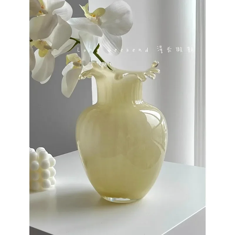 Long Holiday French Milk Jade Medieval Glass Vase Ins Style Desktop Decoration Living Room Study Retro Decoration