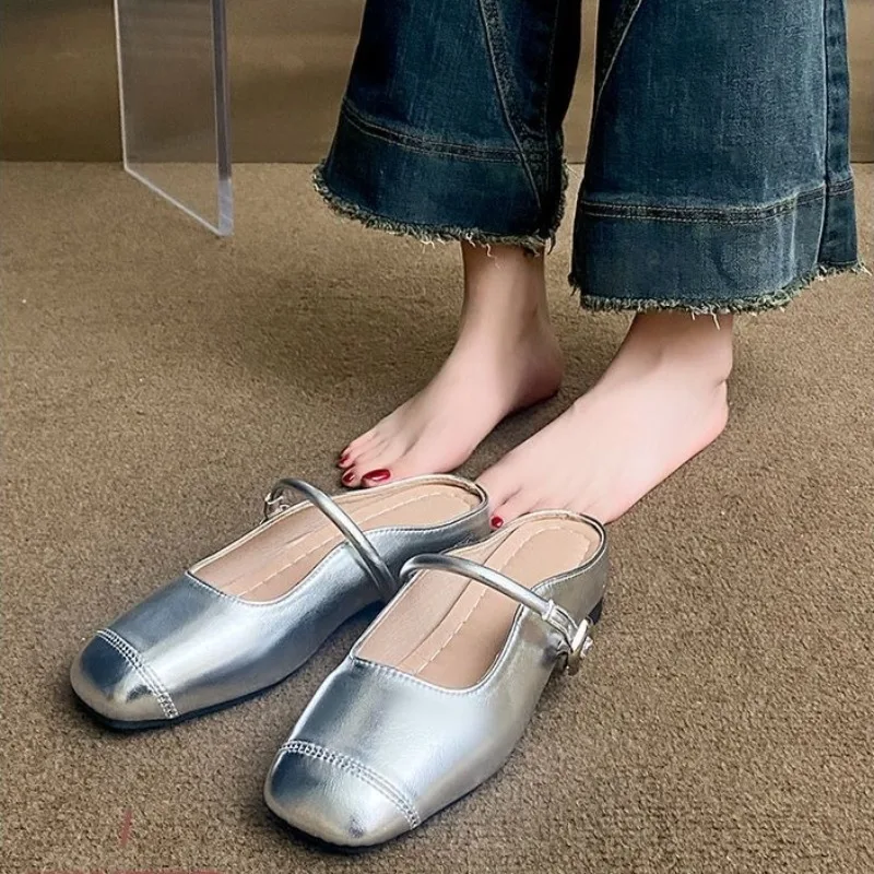 

Женские летние уличные туфли во французском стиле с закрытым носком, мюли, новинка 2026 года, плоские слипоны, универсальные туфли Мэри Джейн