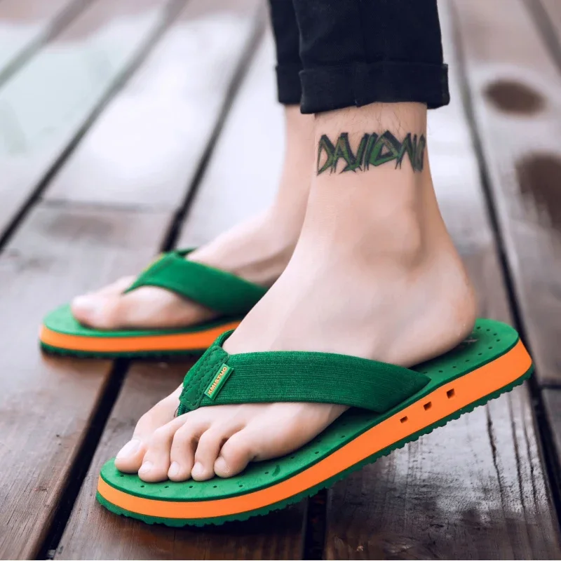 High quality Big Size Hot Sale Flip Flops Men Summer Beach Slippers Men Fashion Brand Breathable Casual Men Slippers Black Blue