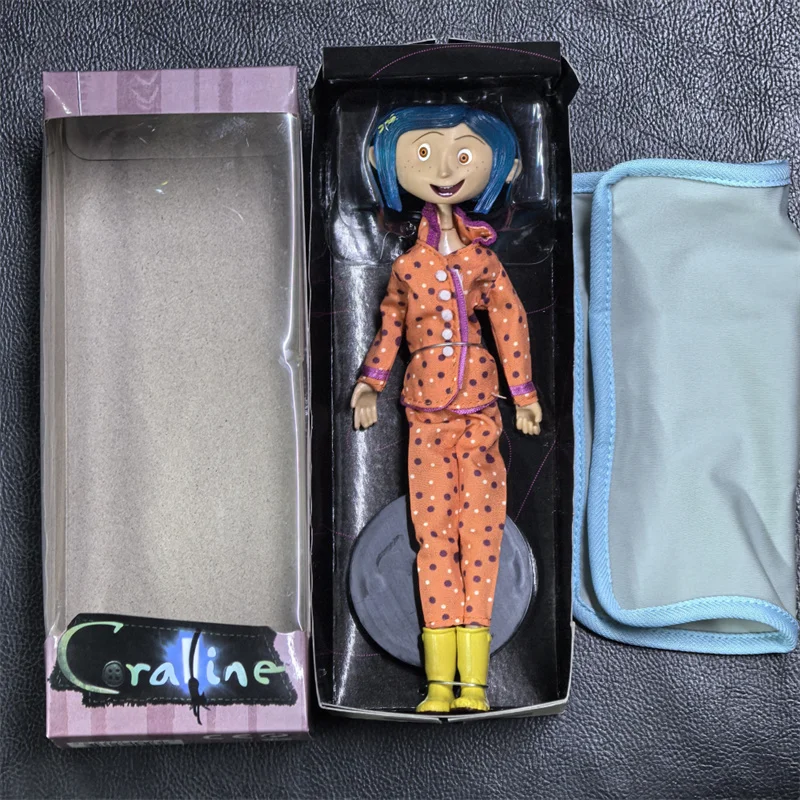 NECA Coraline Puppe Anime Gelenkfigur Der Geheime Regenmantel Pullover In Gestreiftes Hemd Spielzeug LA Mädchen Dekoration Modell Spielzeug Geschenke – Detail 14