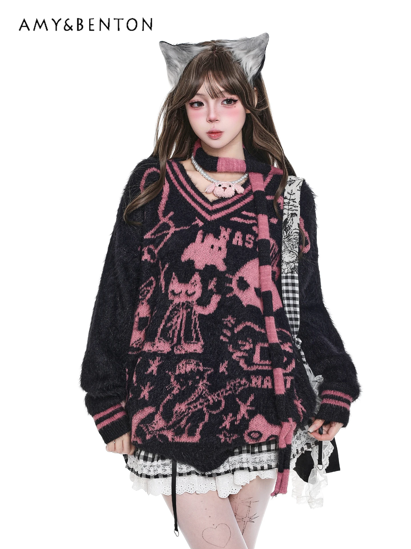 

2025 Autumn Winter New Hot Sale Women's Coffee Black Subculture Print V-neck Pullover Loose Casual Knitted Sweater