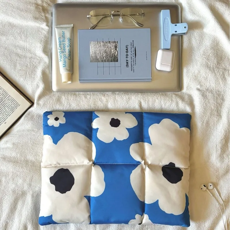 Puffy Floral Laptop Sleeve Magnetic Closure Notebook Case 13 14 Inch, Soft Padded Protective Computer Cover for MacBook Huawei