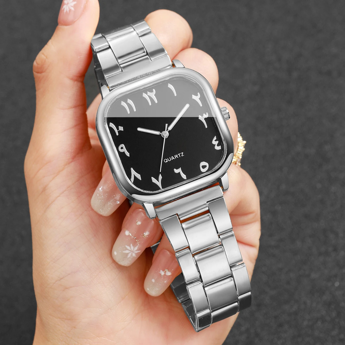 Fashio Square Women's Watches Silvery Strap Quartz Watch for Ladies Clock Relogio Feminino Gift（Without Box）