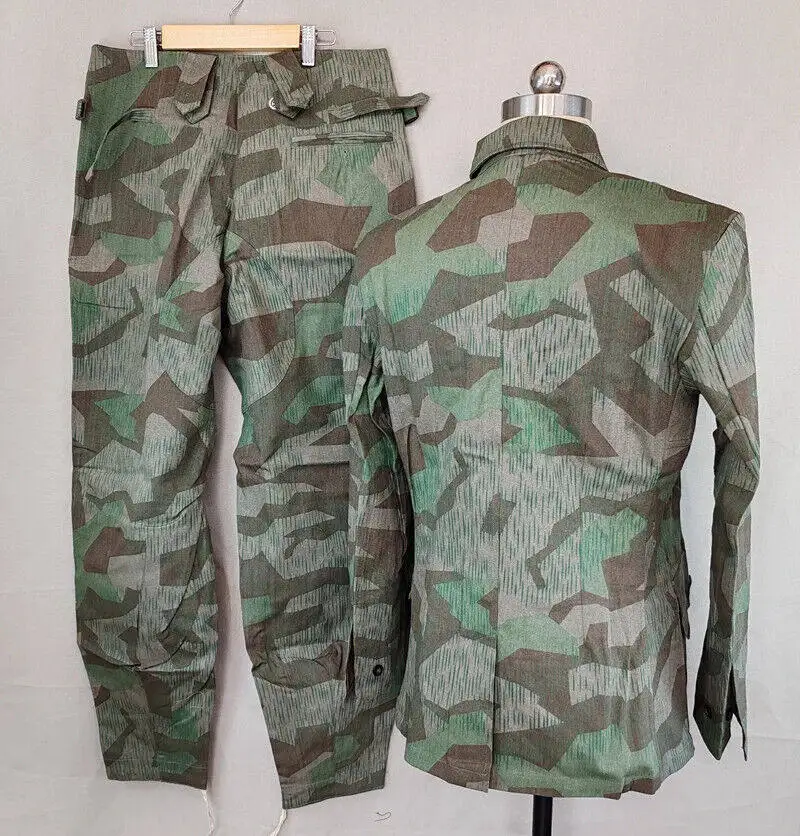 ,A Suit Of M43 Field Uniform With Split Camouflage For Tops And Pants