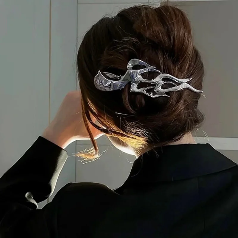 2022 Punk Metal Hair Clip Niche Design Sense of Metal Wind Large Grasp Clip Senior Sense of Light Luxury Shark Clip