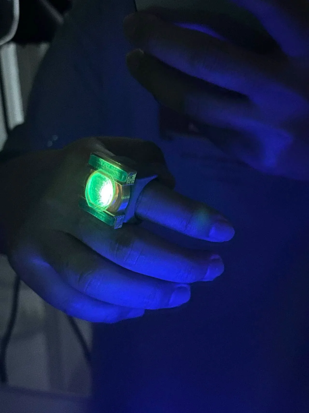Green Lantern LED Light Up Ring DC Cosplay Prop 3D Printed Wearable Ring With Display Stand Movie Collectible Ornament Gift