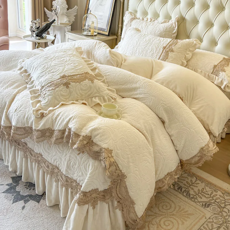 4/6Pcs Lace Ruffles Luxury European Bedding Set Warm Thickened Winter Carved Velvet Duvet Cover Quilted Bedspread Pillowcases