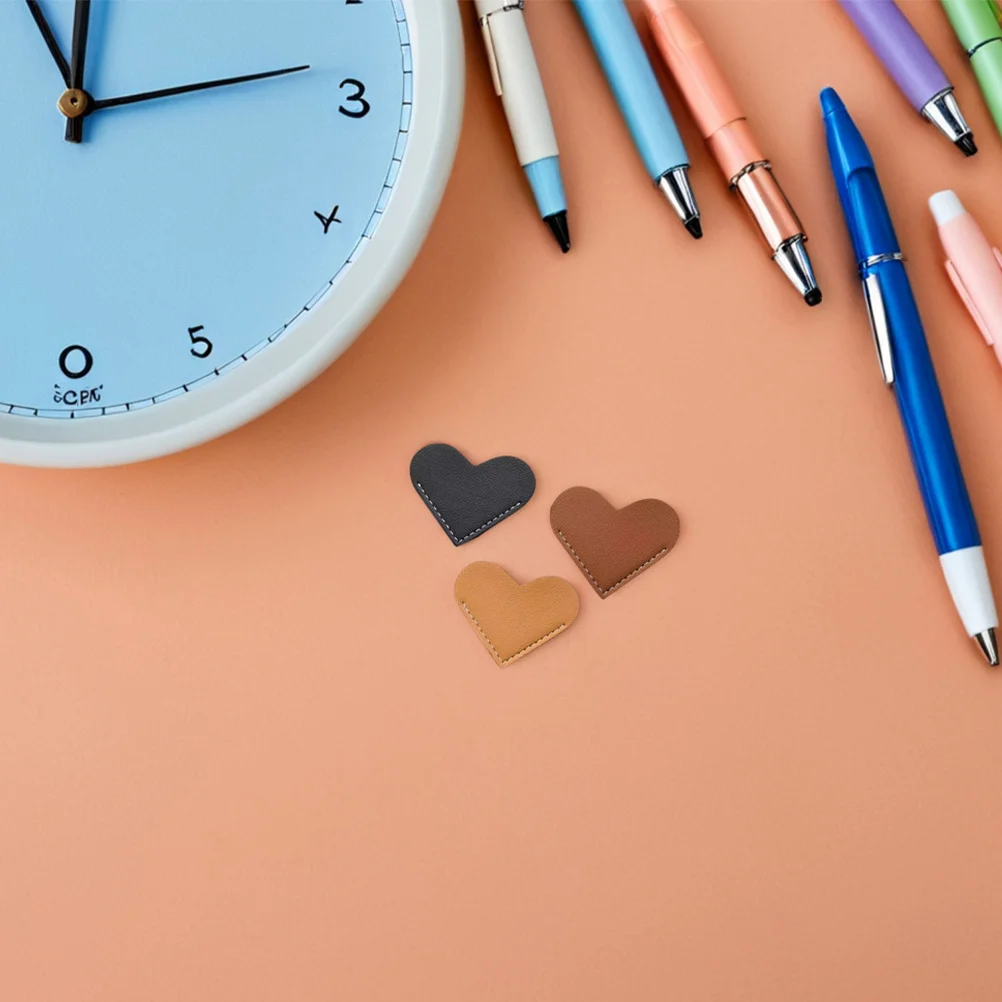 

6Pcs Fashionable Heart Bookmarks Made of PU Compact Lightweight Page Holders for Readers Stylish Reading Accessories Set