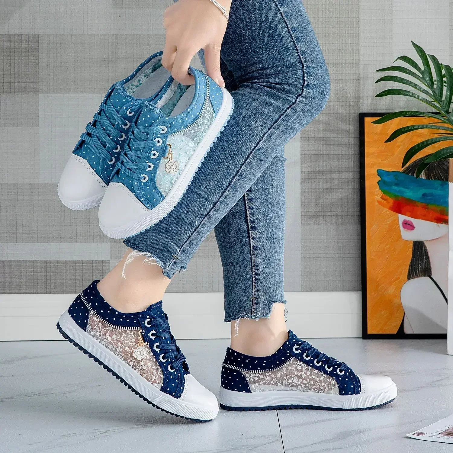 Casual Sandals Mesh Solid Color Hollow Out Casual Flat Bottom Canvas Shoes Comfortable Lightweight Walking Sandals 2024