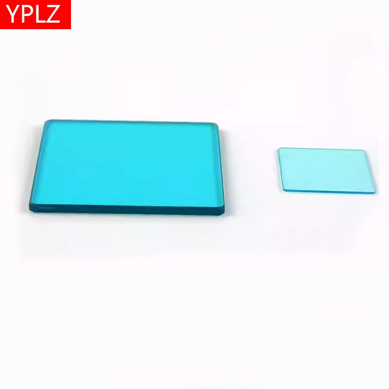 Colored optical glass blue filter, visible light passes through the filter, blue glass plate transmits blue light