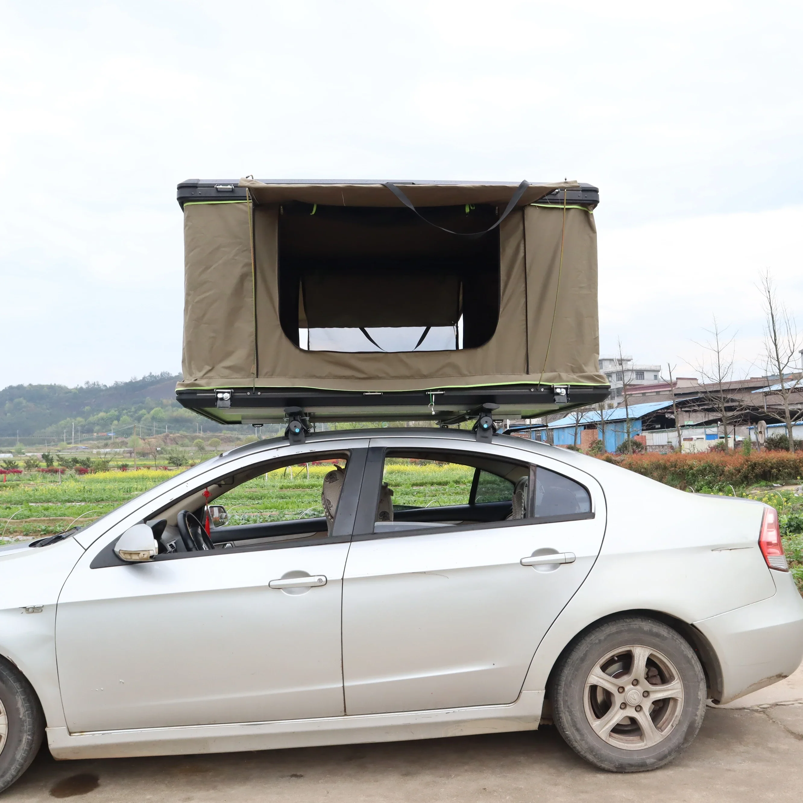 

Camping Aluminum Rooftop Tent Car Triangle Clamshell Hard Shell Roof Top Tent For Outdoor Hiking Top Roof Car Tent 4 Person