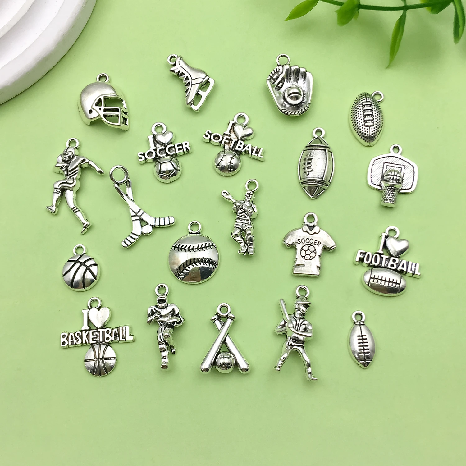 20/21pcs Antique Silvery Sports Charms Alloy Athlete, Jersey, Ball Design Pendants for DIY Jewelry Making Accessories