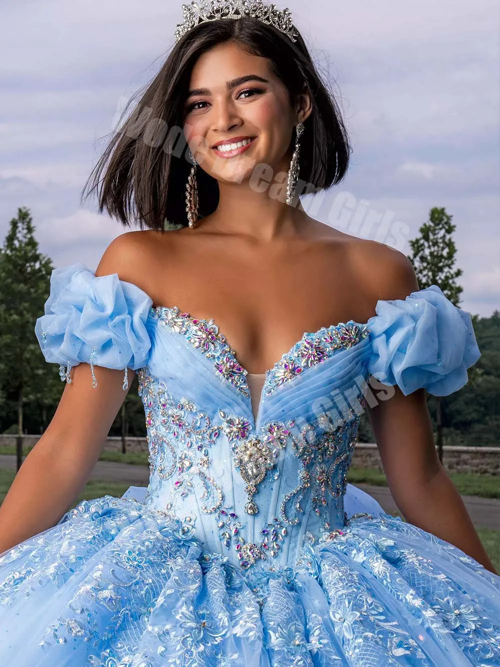 Customized Girls Quinceanera Dresses Crystal Beaded Appliques Prom Dress Off Shoulder Sweetheart Ball Gown Evening Vestides