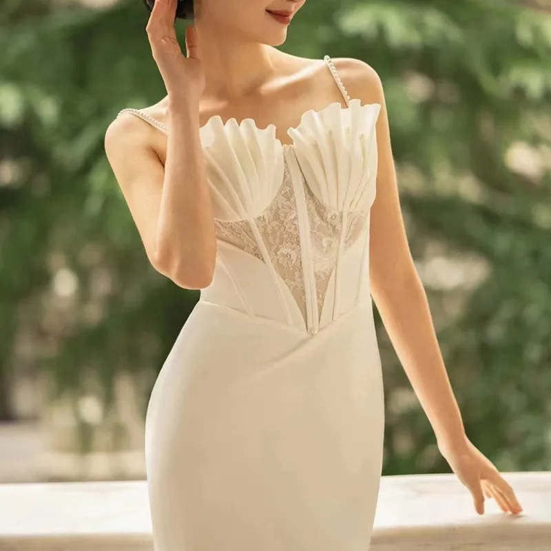 فستان زفاف فرنسي خفيف من الساتان بسيط جديد ذيل السمكة أبيض للتخسيس زائدة طرحة زفاف سوبر الجنية السباغيتي حزام رحلة تبادل لاطلاق النار