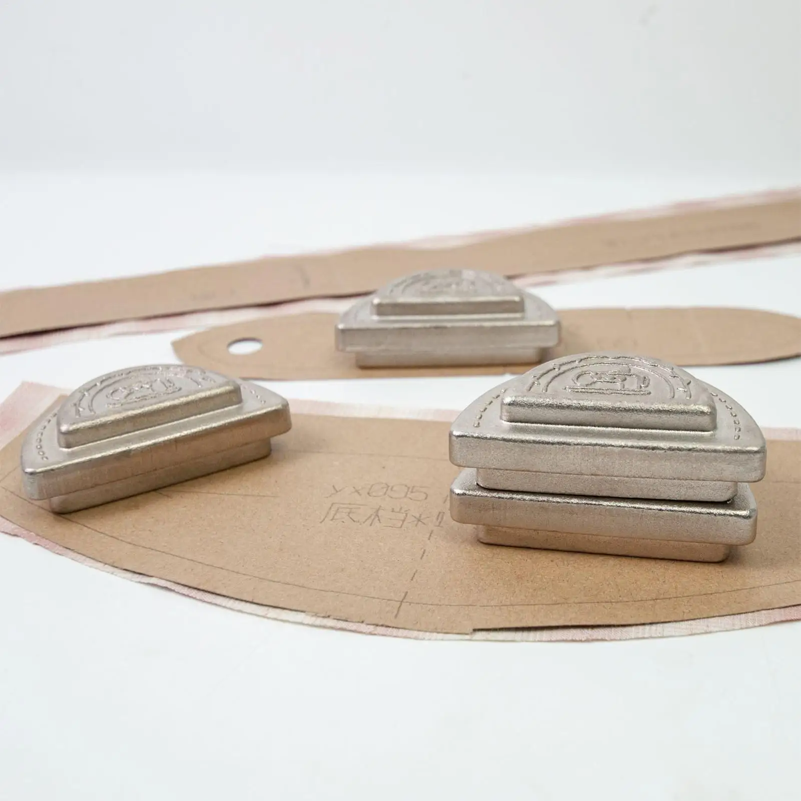 

Pattern Weights 2 Pieces Iron Weights For Sewing Cloth Tailoring Stabilizer For Quilting Crafting Home Women Embroidery Knitting