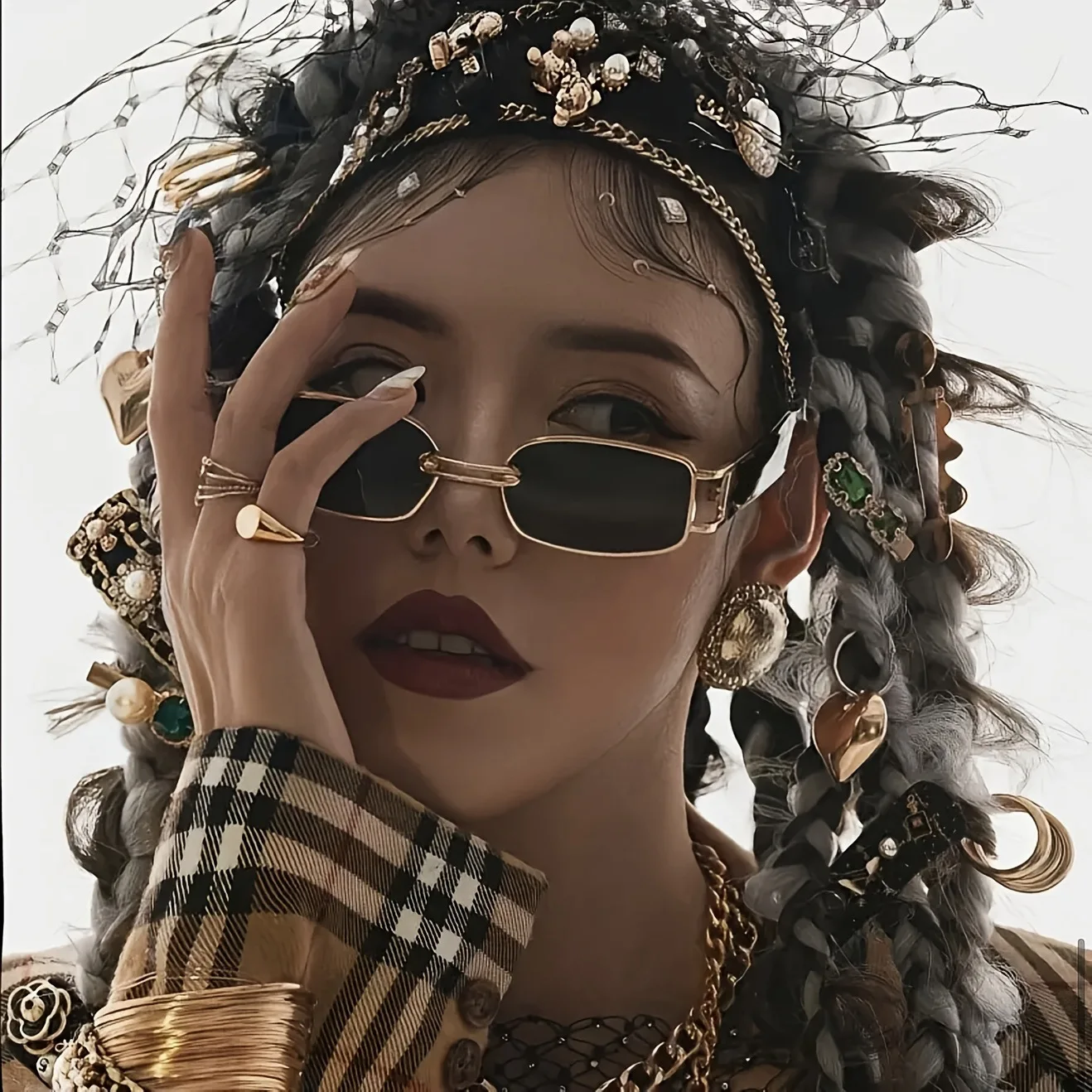 

Square Sunglasses with Metal Ring Buckle for Men Women Trendy Fashion Sunglasses UV 400 Anti-Radiation Luxury Brand Design