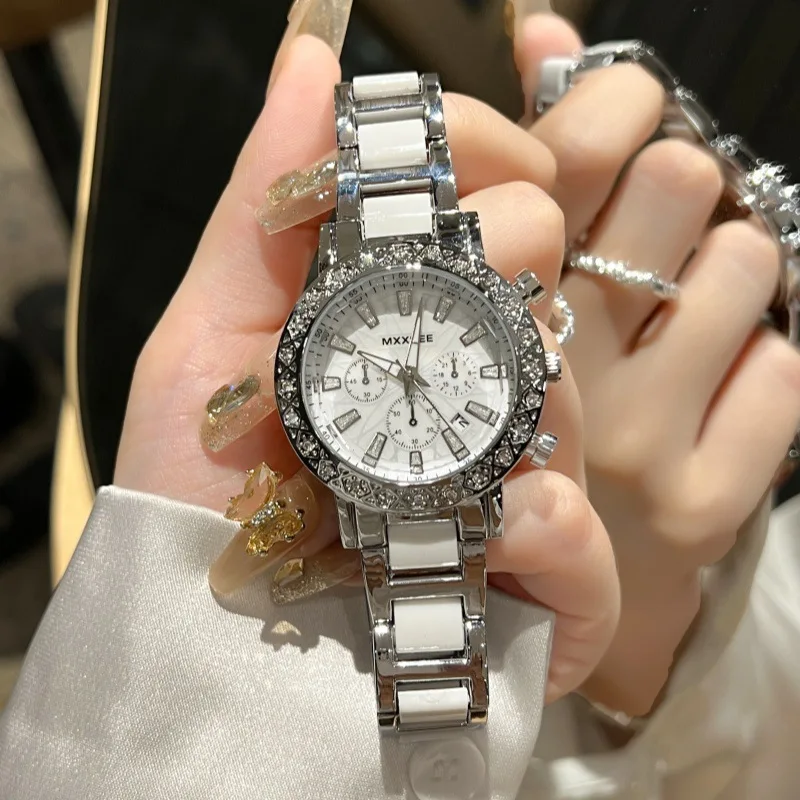 ساعة نسائية دائرية مع عرض التاريخ وحزام من الفولاذ المقاوم للصدأ للبيع بالجملة ساعة كوارتز عصرية، هدية نسائية، إكسسوار نسائي.