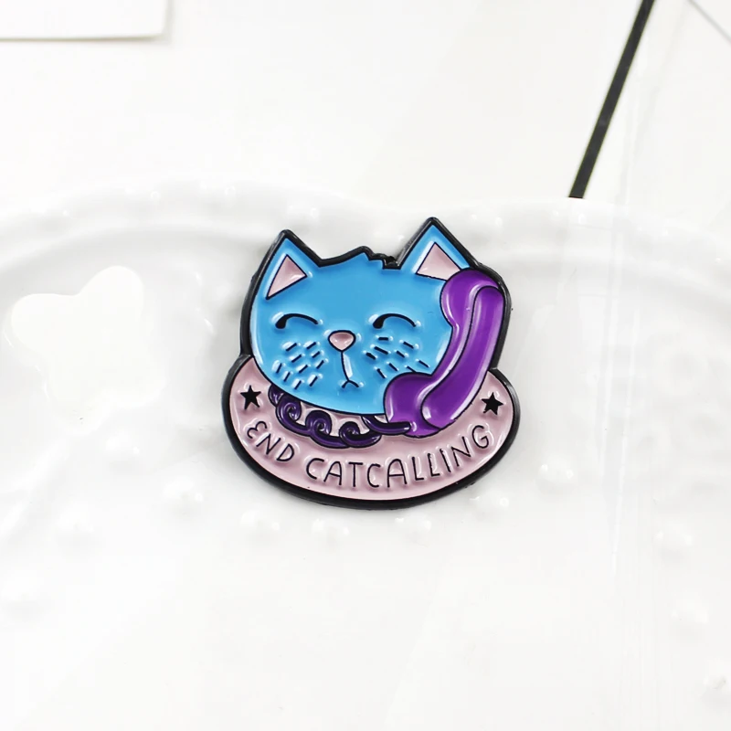 PIN de Mochila de cuero de mezclilla con insignia de gato de animal lindo, joyería de dibujos animados, llamadas de teléfono, Pines de Gato Azul, CATCALLING final