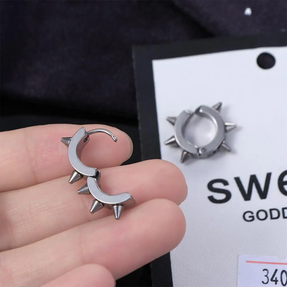 Fashion Retro Cartilage Ear Cuff Spike Earclip Earcuffs Stud Earrings Women Men Earrings Punk Rivets Ear Clip Clip Earrings