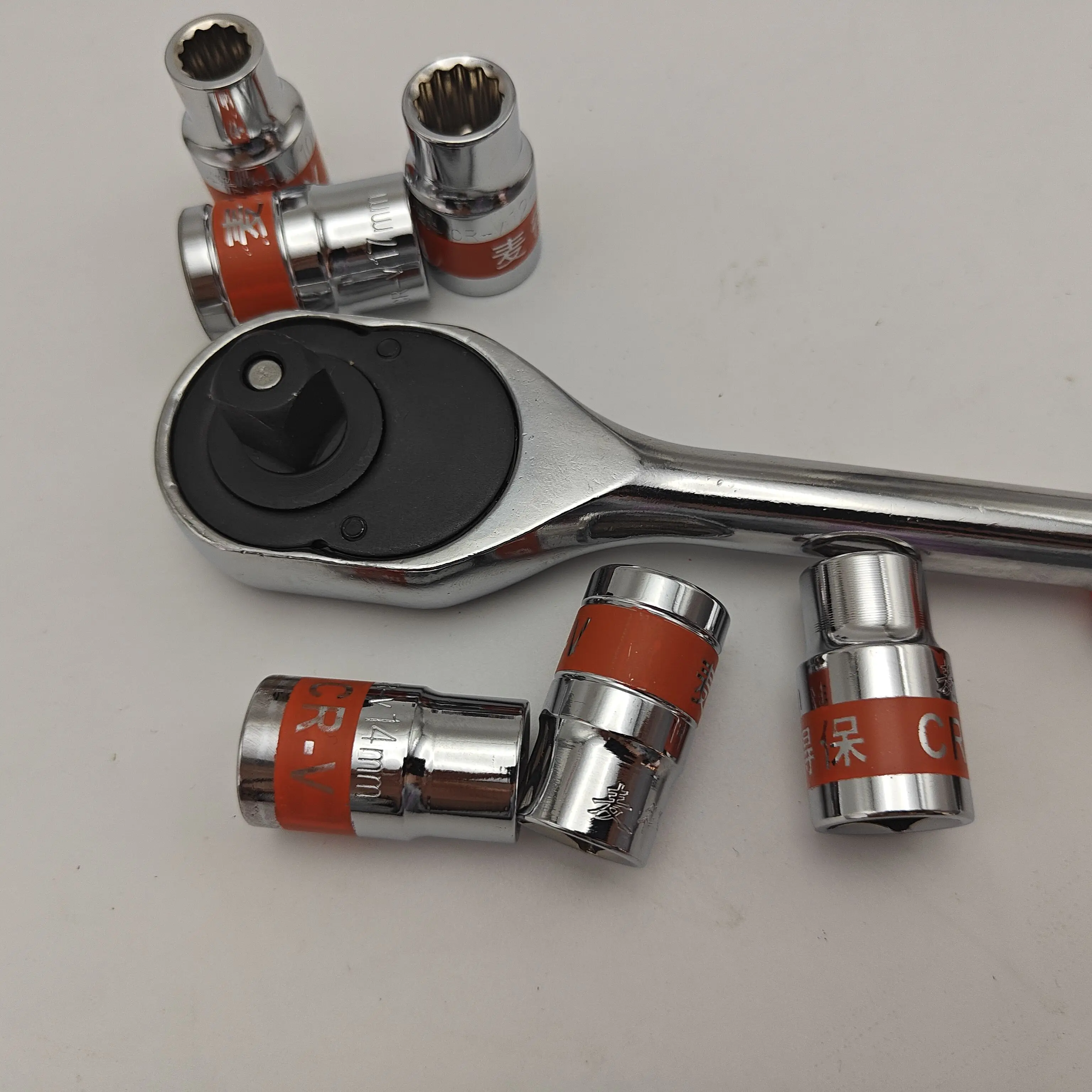 32 Pc Factory Price Heavy Duty Standard Edition Hand Tools Piece Car Repair Tools Kit Socket Wrench Set With Box Set