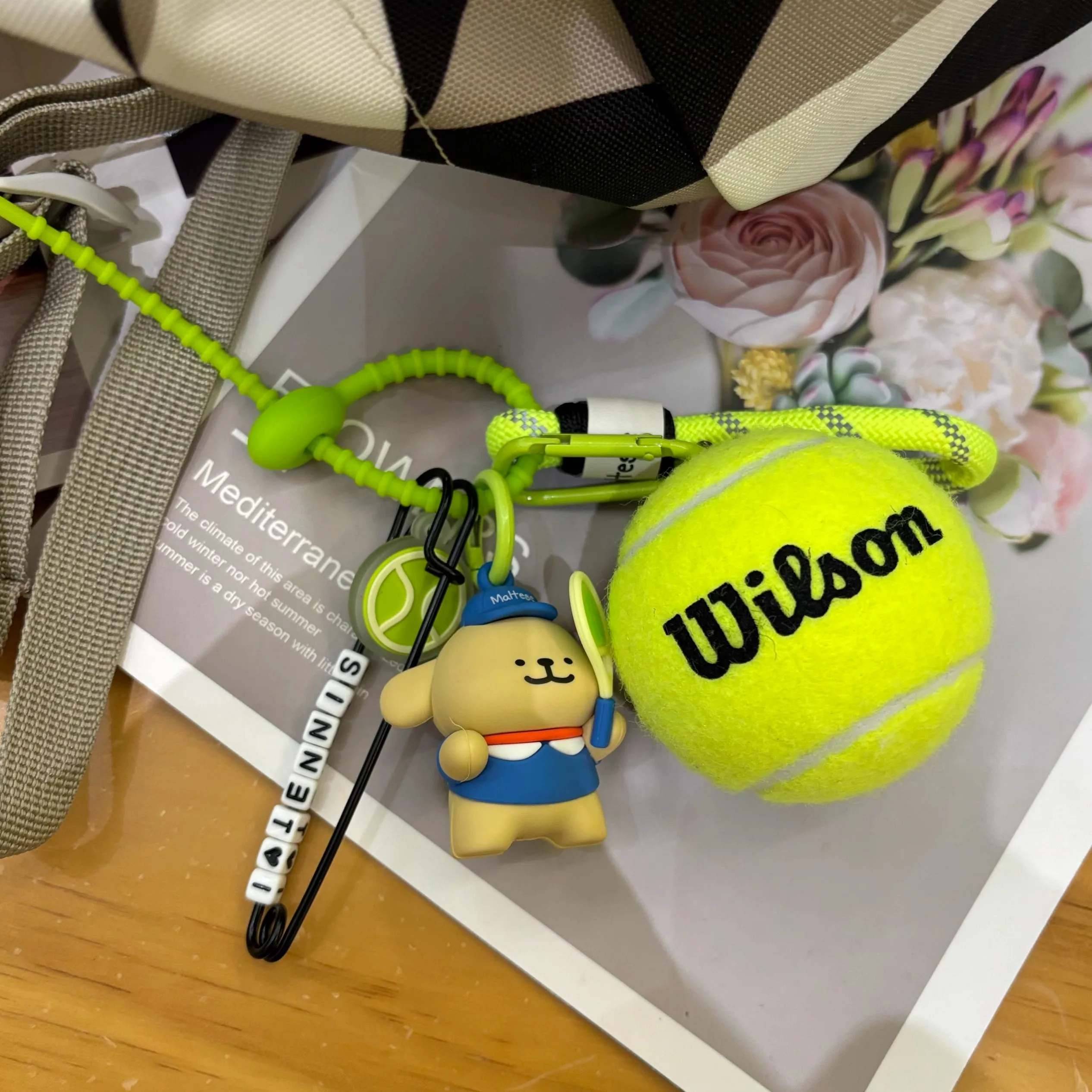 

Wilson Tennis Pendant Fashion Tennis Puppy Pendant Couple Key Chain Sports Memorabilia Creative Gifts