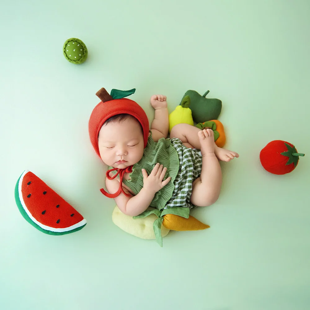accessori-per-fotografia-neonati-a-tema-frutta-estiva-outfit-estivo-per-foto-di-neonati-oggetti-di-scena-fatti-a-mano-con-frutta-e-verdura-per-servizi-fotografici-creativi-in-studio