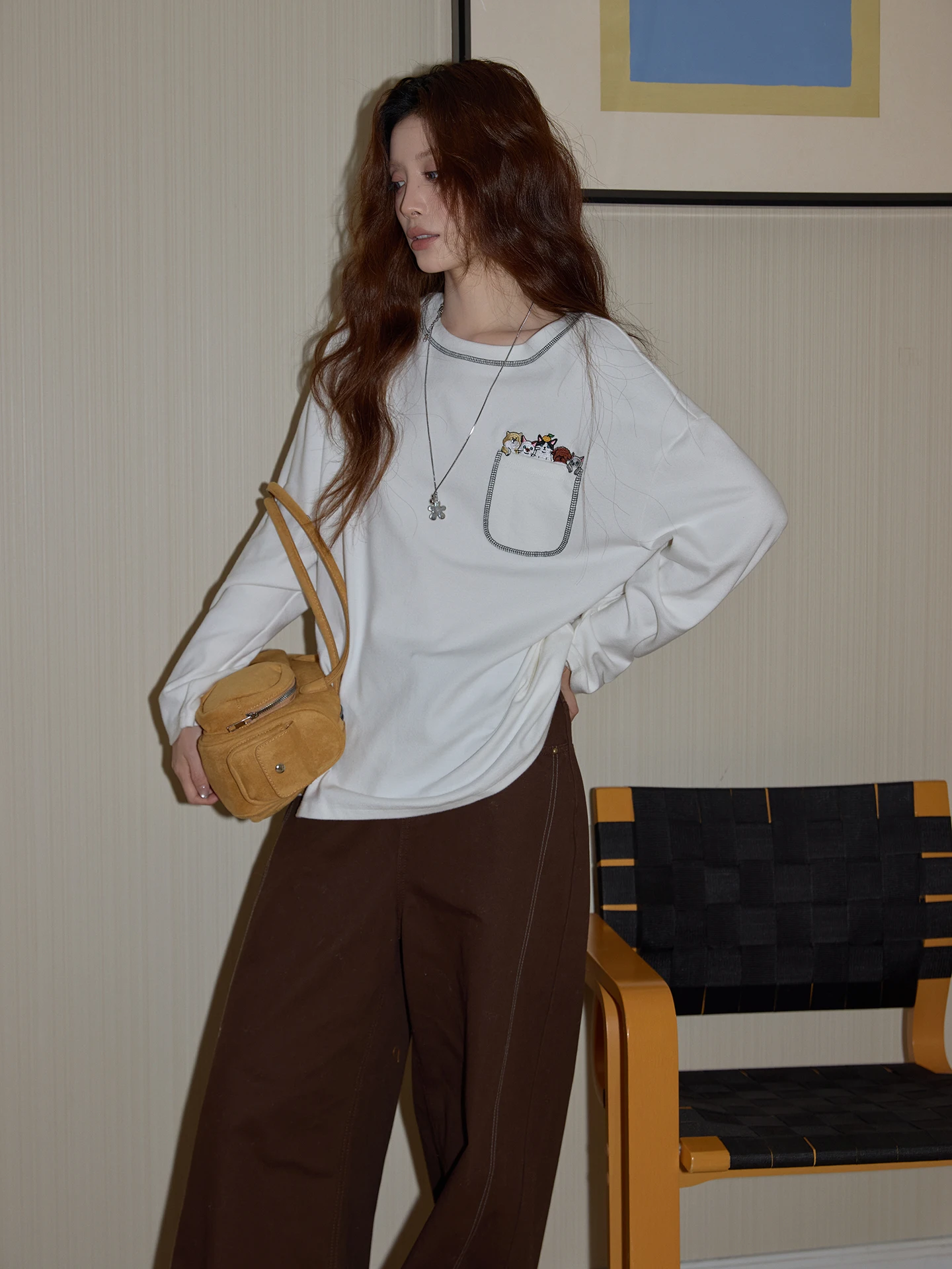 

White round Ne ket Embroidered Fce T-irt Women's Loose Long Sve Winter Casual Comfortable Cotton Blend Top