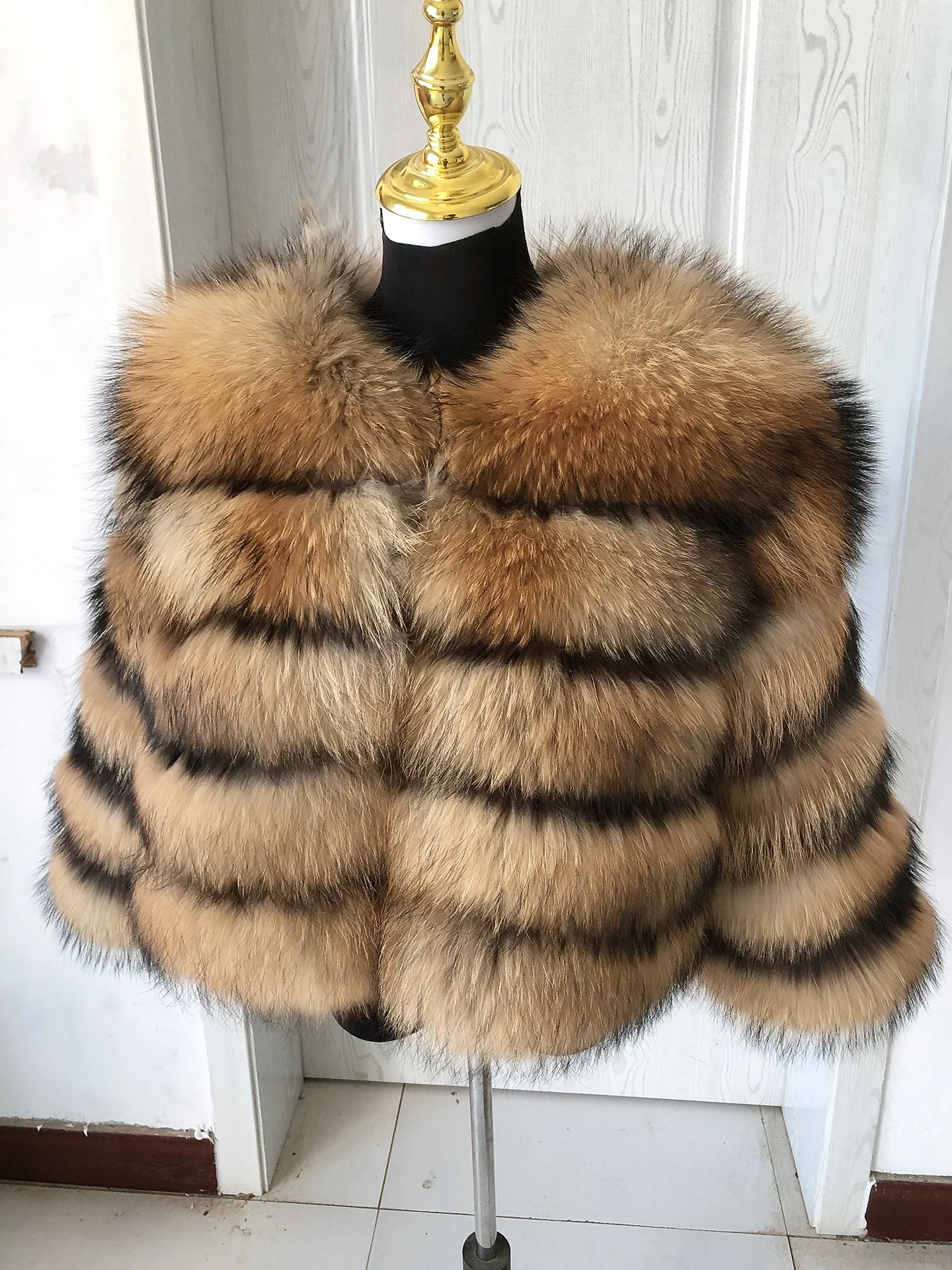 New Real Fox Fur Coat Women's Winter Warm 100% Natural Fur Jacket Short Raccoon Fur Coat Women's High Quality Hot Sale