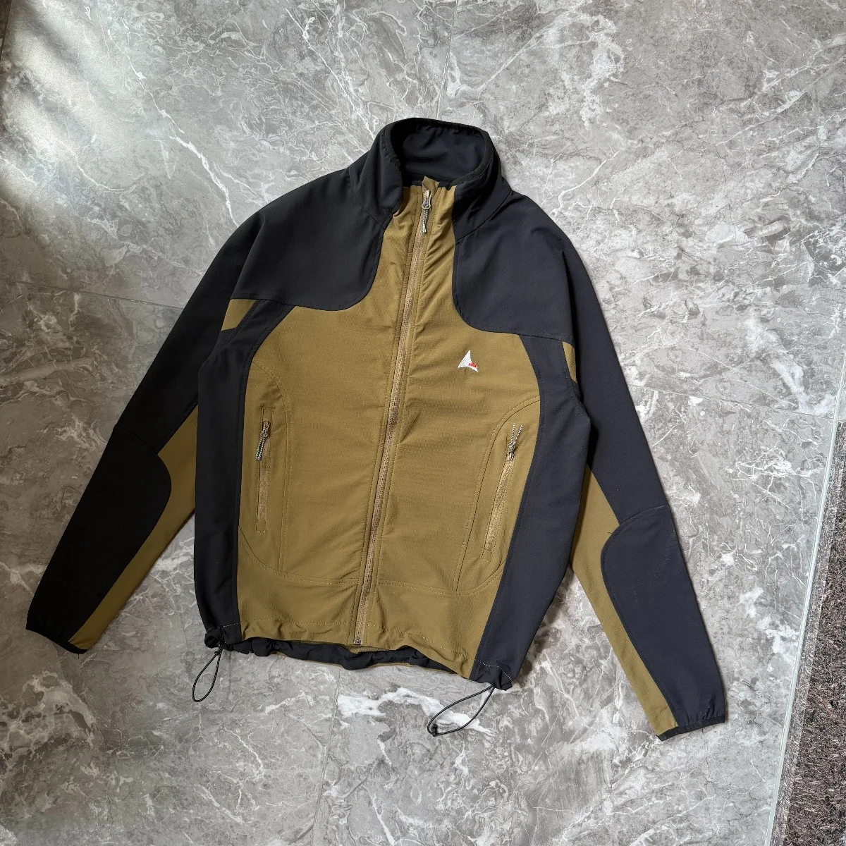 ROA HIKING Archives Technical Mountain Aesthetics Deconstruction Splicing Functional Stand-Up Jacket