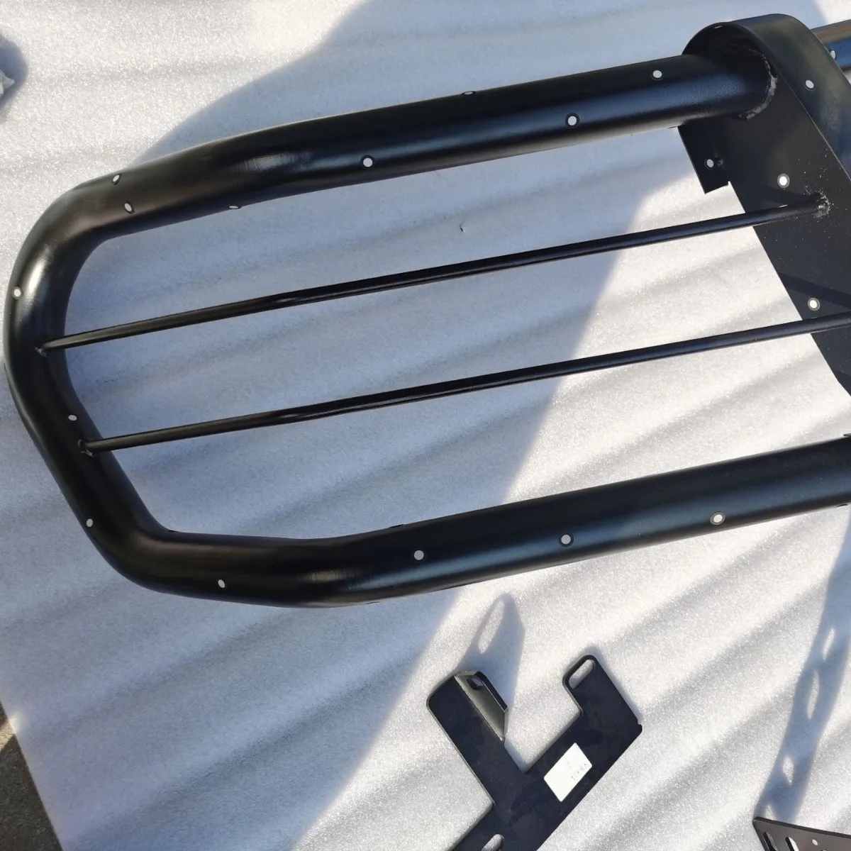 

Suitable for Australian-style bull bar refitting of Prado, these black bumper decorative bars are available for wholesale