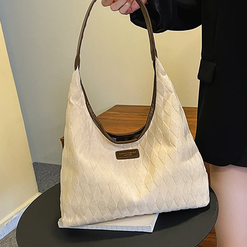 Trendy Canvas Commuter Bag Large Capacity Women's Shoulder Bag Underarm Tote Bag Fashionable Diamond Grid Design New 2023