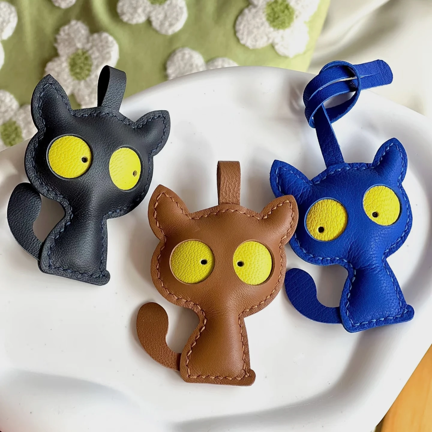 Cute staring kitten leather bag charm genuine leather bag pendant premium handmade car keychain doll accessory