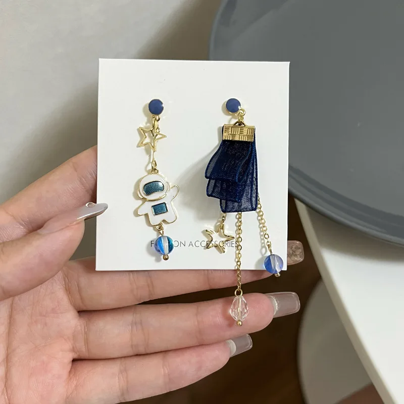 Sweet Cool Blue Colorful Bead Clip on Earrings Without Piercing Girls Cute Alien Astronaut Long Star Tassel Ear Clips Earrings