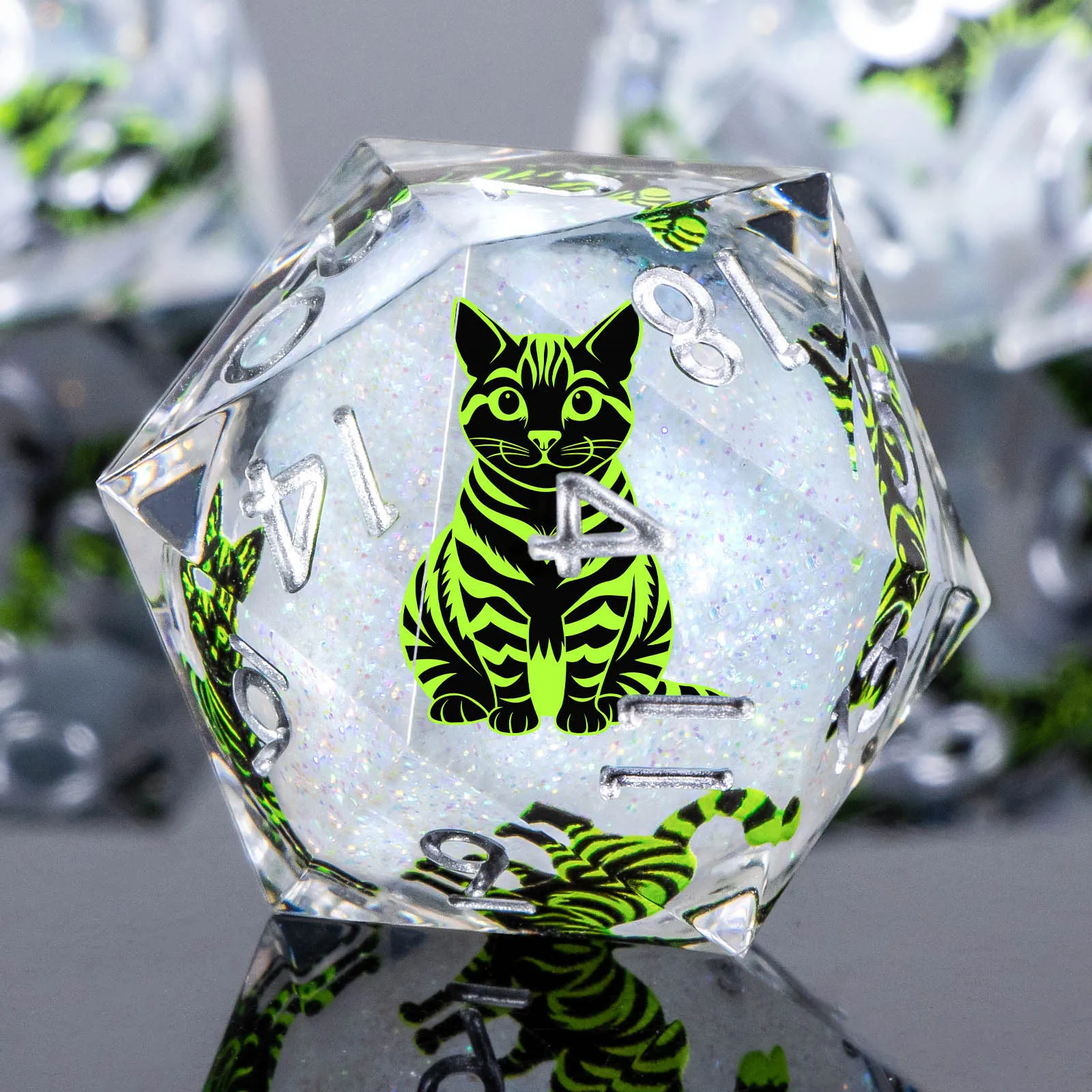 

DND Cat Dice Set, 7pcs Liquid Core Role Playing Game Dice, Polyhedral Resin Sharp Edged D and D Dice Set D20 D12 D10 D8 D6 D4