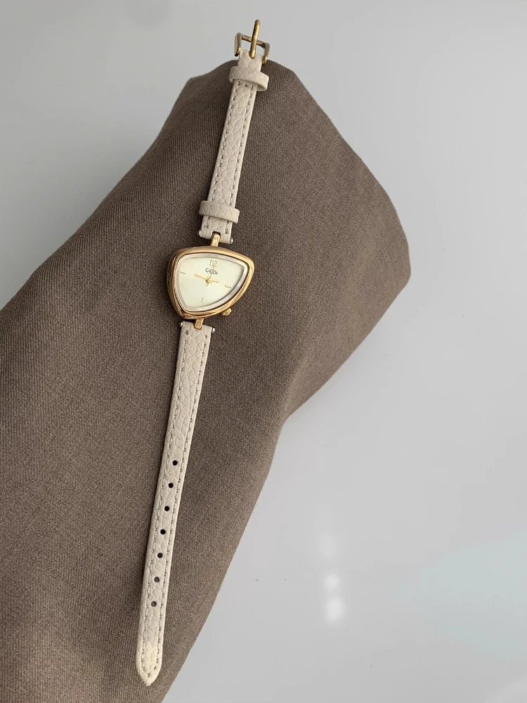Women Quartz Watch Simple Gold Triangle Clock Stylish Waterproof Leather Delicate Personality Ladies Watch Luxury Reloj Mujer