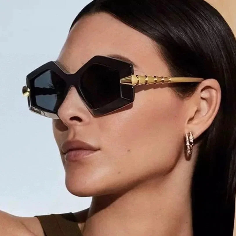 2025 Vintage Oversized Heterotypic Sunglasses Women Men Sun Glasses Luxury Brand Designer Popular Punk Big Frame Metal Shades