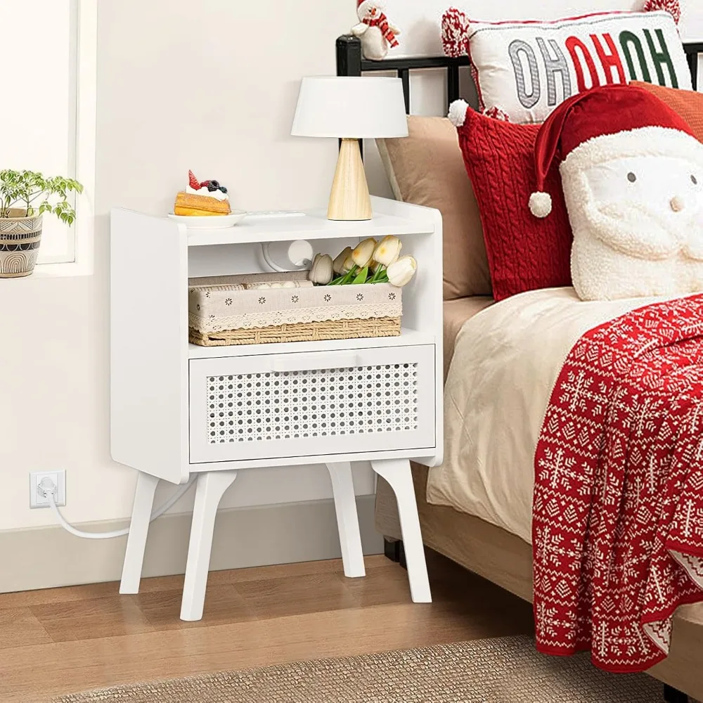 Juego de 2 mesitas de noche de ratán Lerliuo con estación de carga, mesa auxiliar con cajón y estante abierto, mesita de noche decorativa de caña con