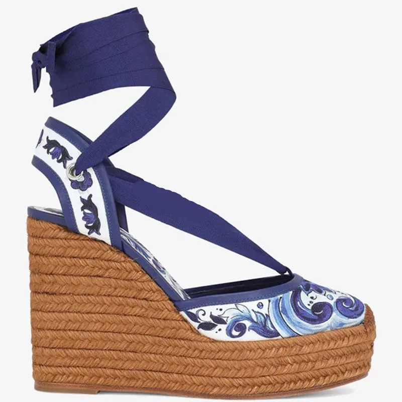 

Women Woven Wedge Sandals Blue White Flower Print Graffiti Straw Butterfly Hollow High Heels Ankle Ribbon Wrapping Casual Shoes