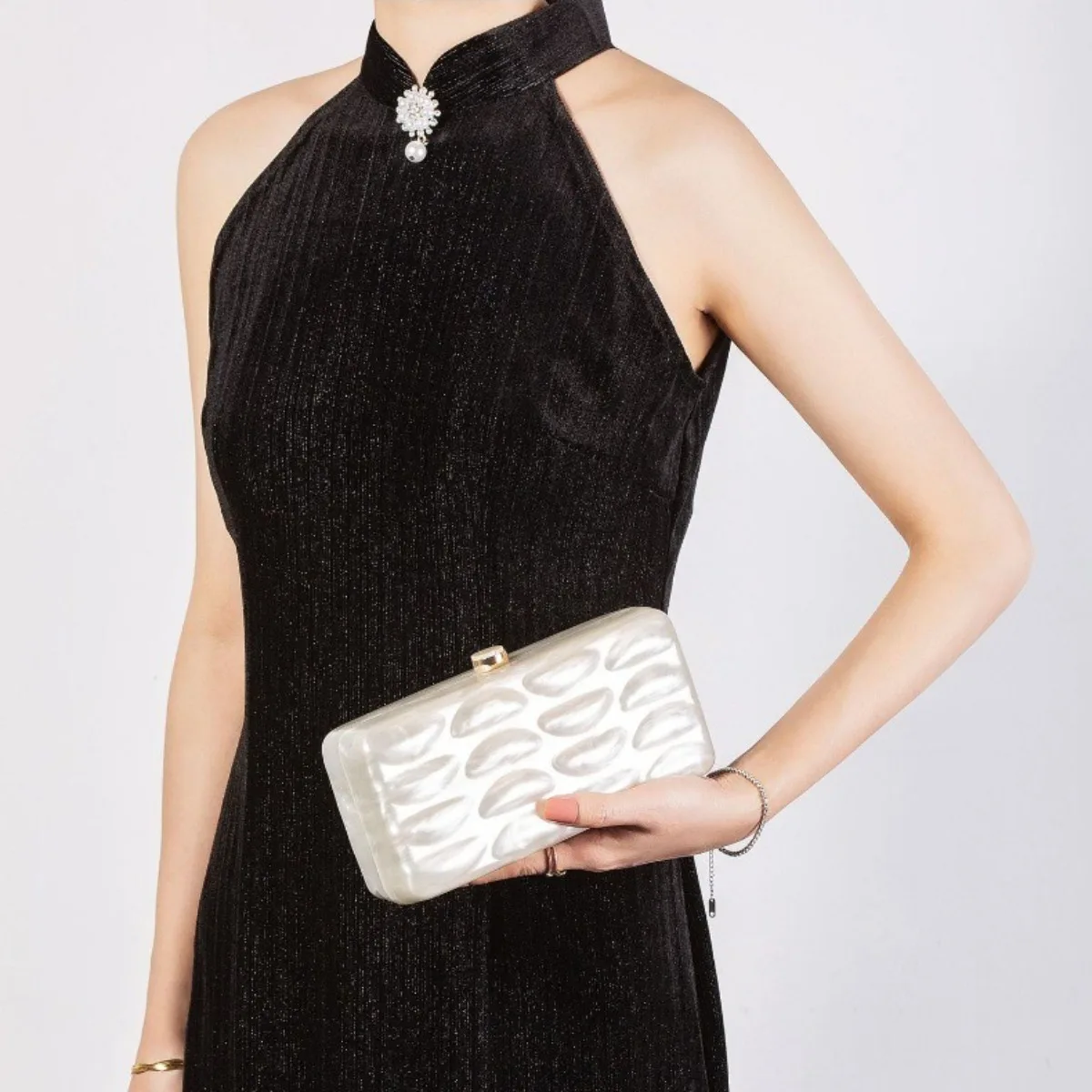 

New Women's Square Shell Acrylic Shoulder and Crossbody Bag Stylish Handheld Bag for Wedding and Dinner Parties Fashionable