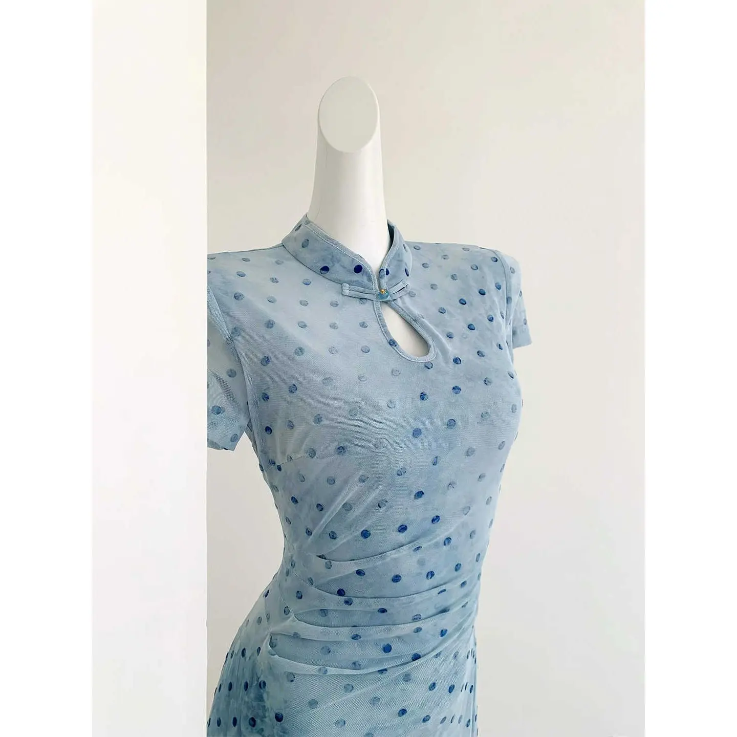 

Chinese Style Retro Polka Dot Cheongsam Dress For Women In Summer With Water Drop Collar And Improved Long Skirt Dress