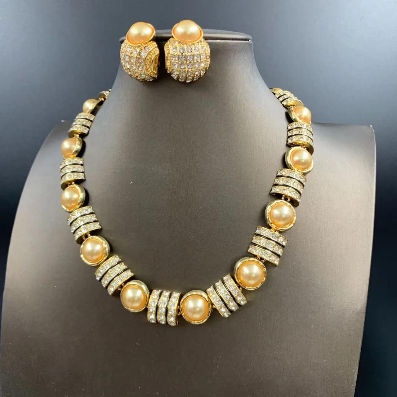 

New Luxury Vintage Pearl Zircon Necklace Earring Two-Piece Set Fashion Woman Jewelry Set Dress Banquet Accessories High-Quality