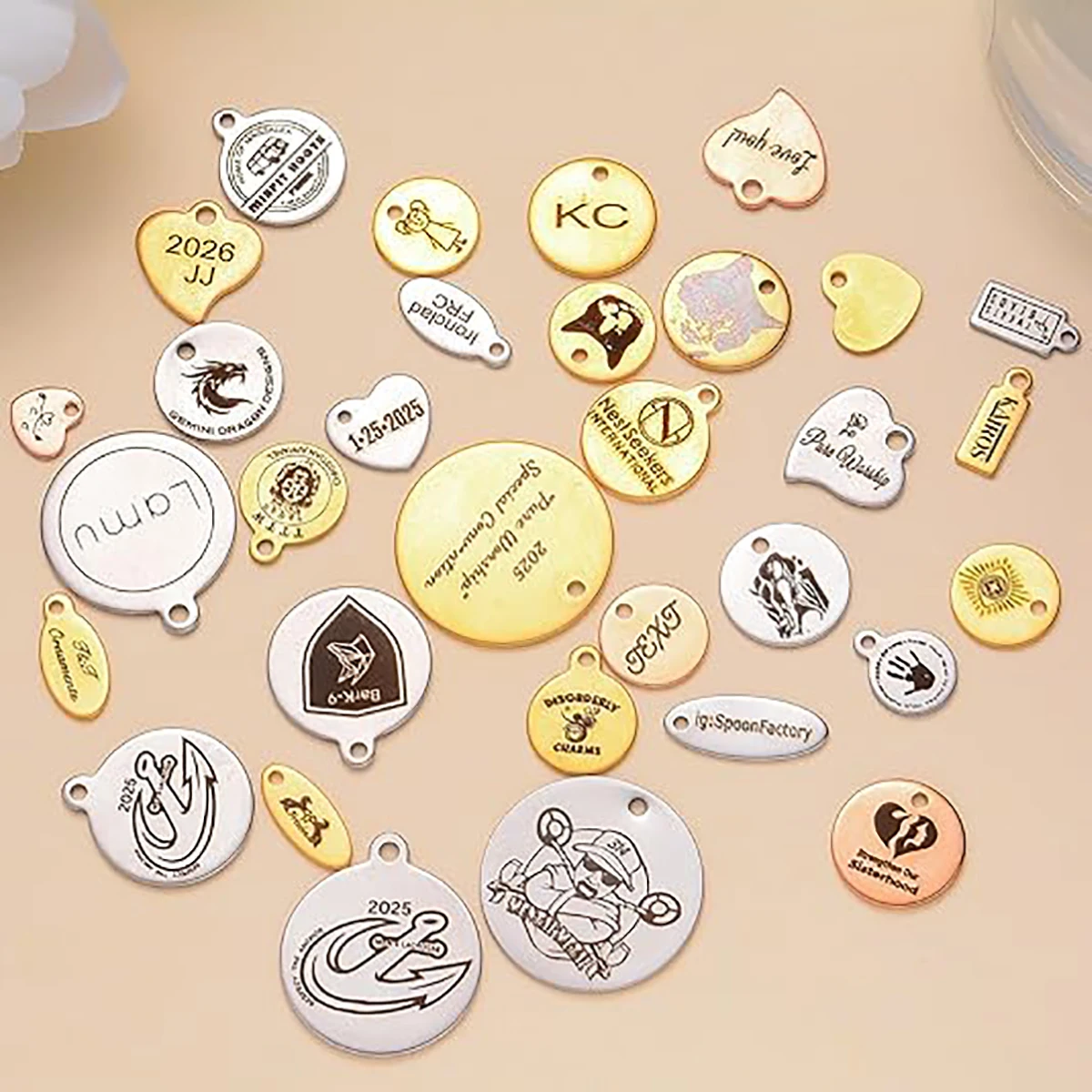 

50pcs Custom Logo Laser Engraved Tags Necklace Personalized Logo Brand Tag with Jump Ring for Jewelry Pendant Tag Findings