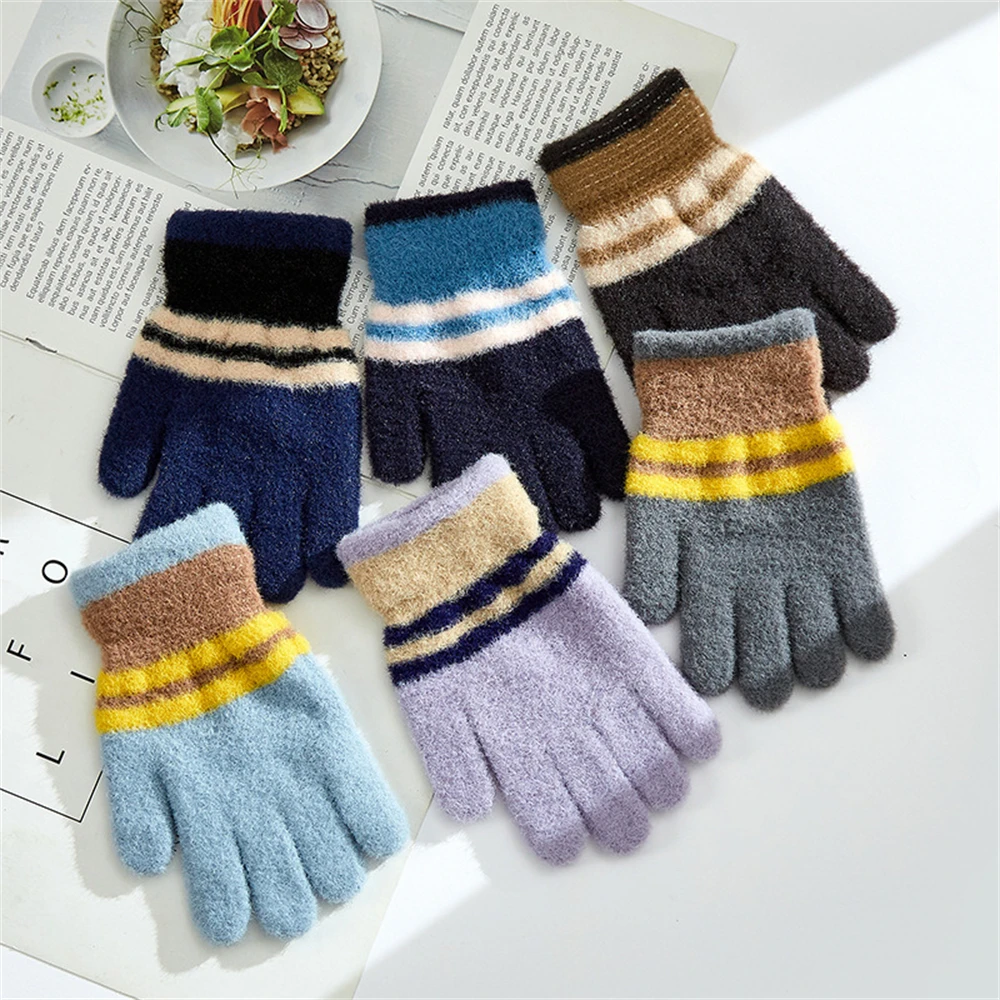 5-10-year-old children winter warmth refers to the students knitted warm gloves ST-1833