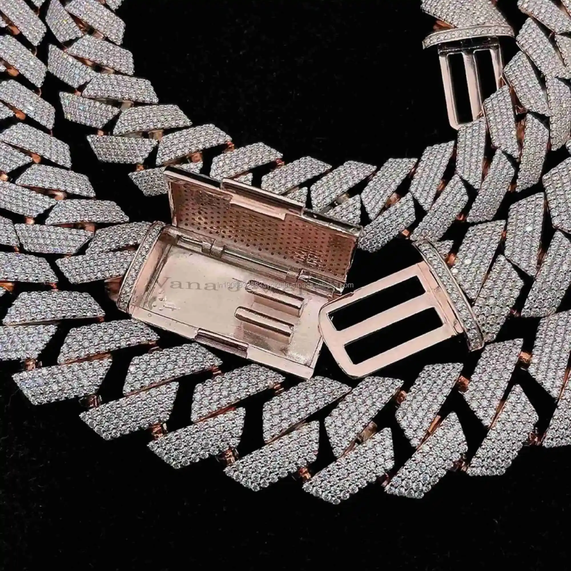 Luxury Exclusive 925 Silver Cuban Link Chain Necklace 15mm/18mm Solid Back Iced Hip Hop Style Brilliant Cut Moissanite Jewelry M