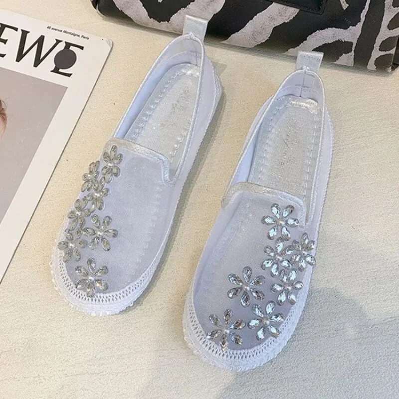 2023 New Lace Mesh Crystal Floral Loafers Women Comfort Breathable Summer Walking Flats Shoes Woman Fashion Slip-on Luxury Shoes